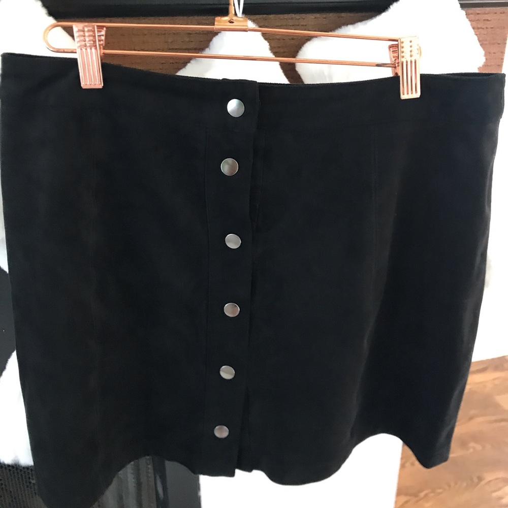 Button Down Mini Skirt - Picture 2 of 4